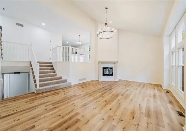 2nd image of 11425 Northwood Cir, Olathe, KS 66061 | MLS# 2638177