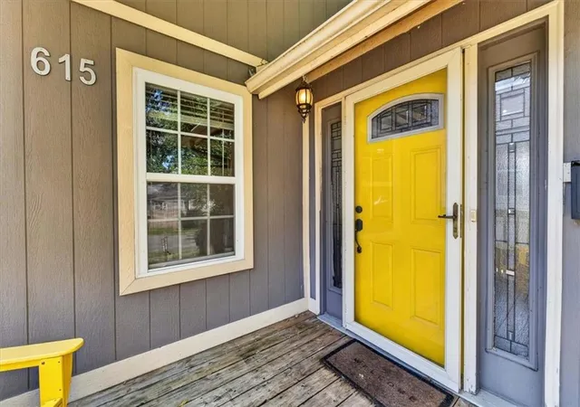 Photo 3 of Single family home for sale at 615 W 77th St, Kansas City, MO 64114 | MLS# 2638181 | Listing updated on 2026-10-05