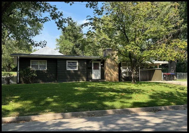 2nd image of 901 Anderson St, Warrensburg, MO 64093 | MLS# 2638195
