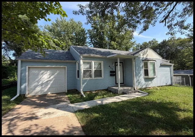 1st image of 411 9th St, Warrensburg, MO 64093 | MLS# 2638197