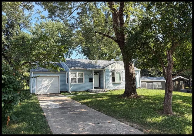2nd image of 411 9th St, Warrensburg, MO 64093 | MLS# 2638197