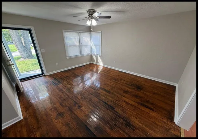 Photo 4 of Single family home for sale at 411 9Th St, Warrensburg, MO 64093 | MLS# 2638197 | Listing updated on 2026-09-01