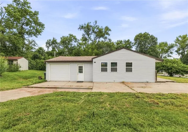 1st image of 5138 N Corrington Ave, Kansas City, MO 64119 | MLS# 2638198