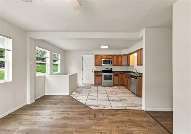 Photo 3 of Sale Pending at 5138 N Corrington Ave, Kansas City, MO 64119 | MLS# 2638198 | Listing updated on 2026-09-06