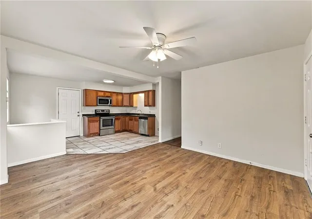 Photo 4 of Sale Pending at 5138 N Corrington Ave, Kansas City, MO 64119 | MLS# 2638198 | Listing updated on 2026-09-06