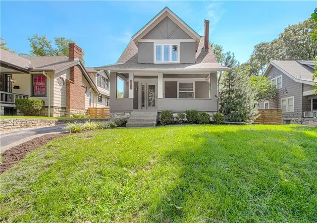 2nd image of 4169 Cambridge St, Kansas City, KS 66103 | MLS# 2638201