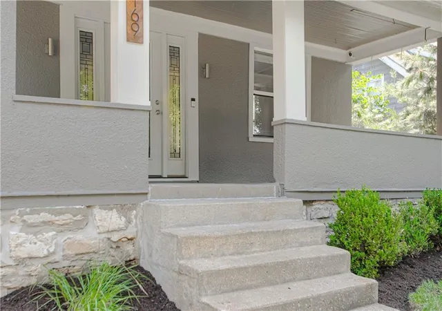 Photo 3 of Sale Pending at 4169 Cambridge St, Kansas City, KS 66103 | MLS# 2638201 | Listing updated on 2026-09-06