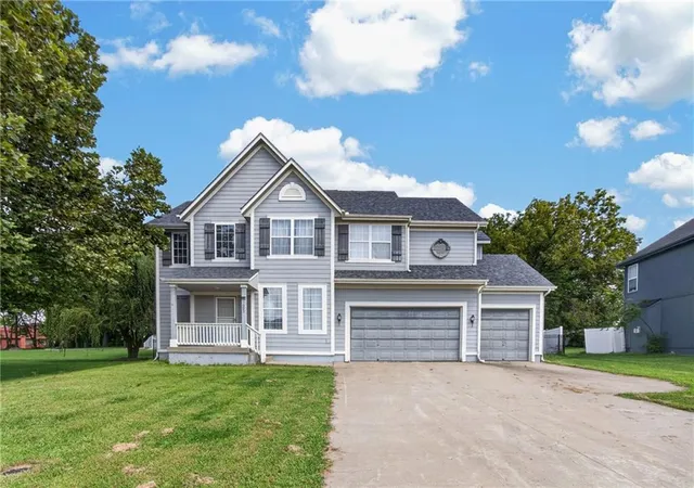 1st image of 1003 Colonial Dr, Pleasant Hill, MO 64080 | MLS# 2638203