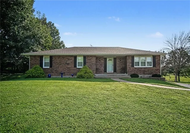 Photo 3 of Sale Pending at 395 Nw 1771 Rd, Kingsville, MO 64061 | MLS# 2638210 | Listing updated on 2026-09-21