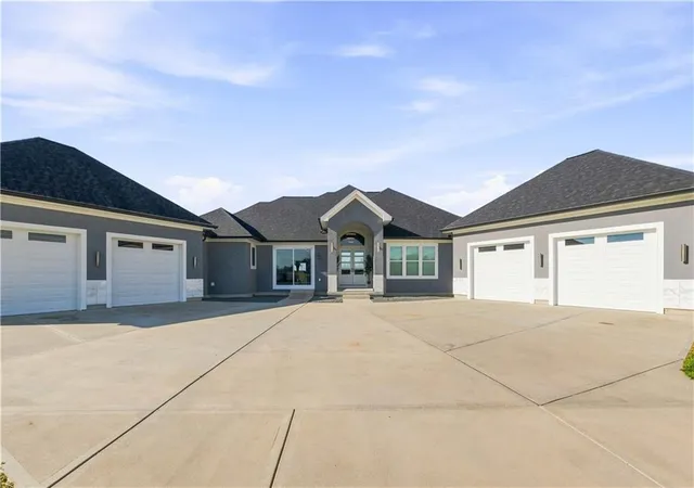 Photo 4 of Single family home for sale at 12006 E 195Th St, Raymore, MO 64083 | MLS# 2638216 | Listing updated on 2026-10-05