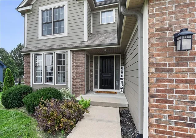 2nd image of 11008 N Farley Ave, Kansas City, MO 64157 | MLS# 2638225