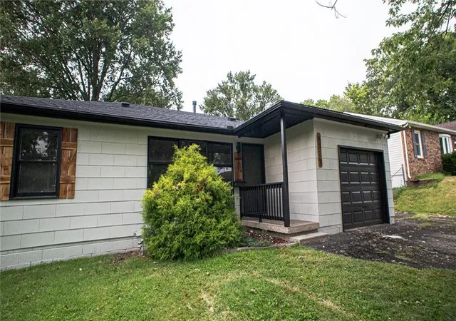 1st image of 6122 Longwood Ave, Kansas City, KS 66104 | MLS# 2638230