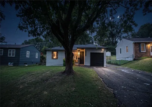 Photo 3 of Sale Pending at 6122 Longwood Ave, Kansas City, KS 66104 | MLS# 2638230 | Listing updated on 2026-08-24