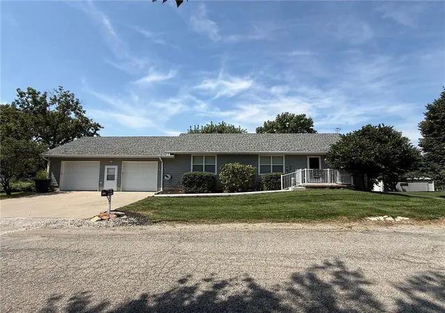 1st image of 305 N Harrison St, Oregon, MO 64473 | MLS# 2638231