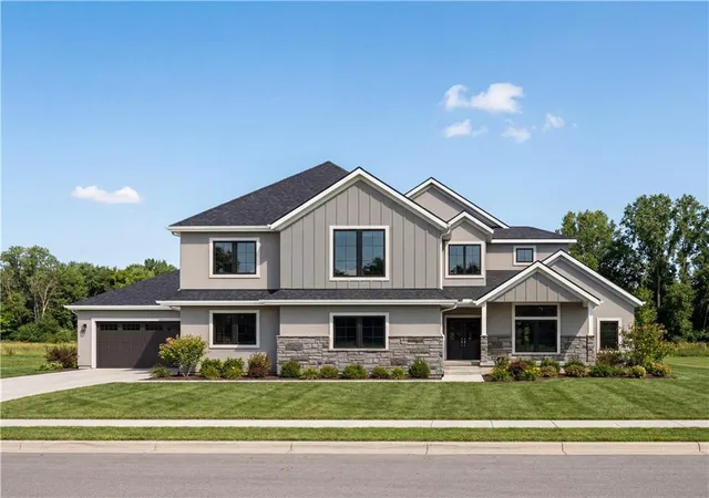 1st image of 18400 Floyd St, Overland Park, KS 66085 | MLS# 2638232