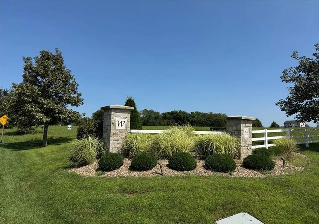 Photo 3 of Sale Pending at 25030 177Th Ter, Leavenworth, KS 66048 | MLS# 2638236 | Listing updated on 2026-09-21