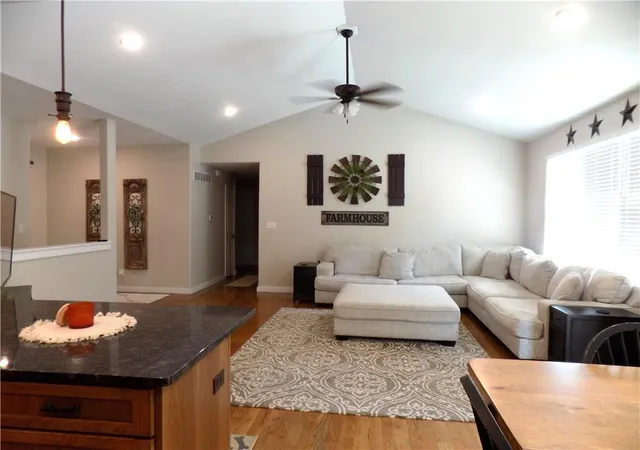 5th image of 211 Hillside Dr, Baldwin City, KS 66006 | MLS# 2638238