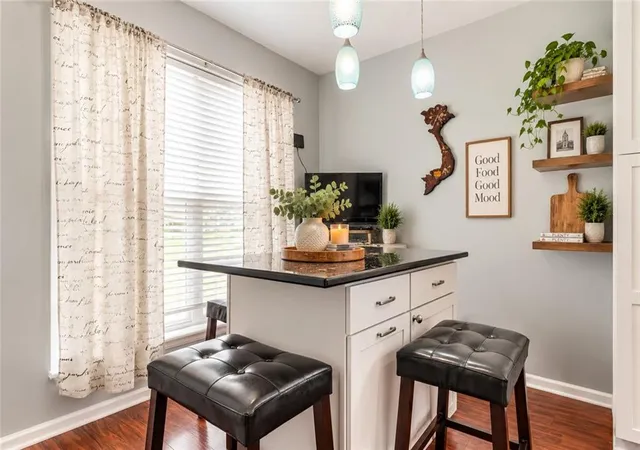 Photo 3 of Single family home for sale at 944 N Pine St N, Olathe, KS 66061 | MLS# 2638239 | Listing updated on 2026-10-01