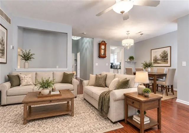 Photo 4 of Single family home for sale at 944 N Pine St N, Olathe, KS 66061 | MLS# 2638239 | Listing updated on 2026-10-09