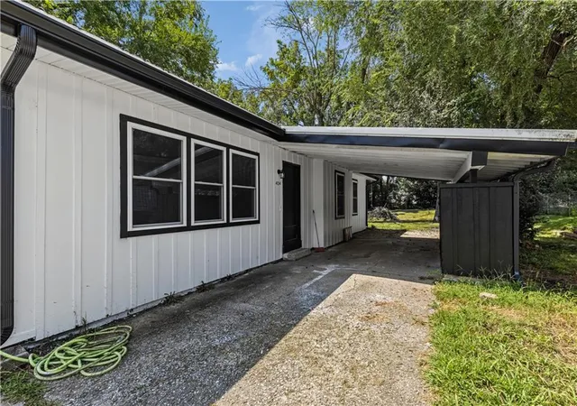 Photo 3 of Sale Pending at 404 8th St, Warrensburg, MO 64093 | MLS# 2638242 | Listing updated on 2026-08-30