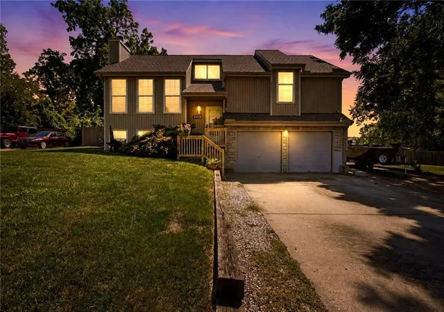 2nd image of 9013 W 48th Ter, Merriam, KS 66203 | MLS# 2638245