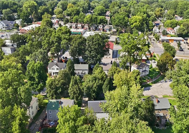 31st image of 429 E 63rd Ter, Kansas City, MO 64110 | MLS# 2638248