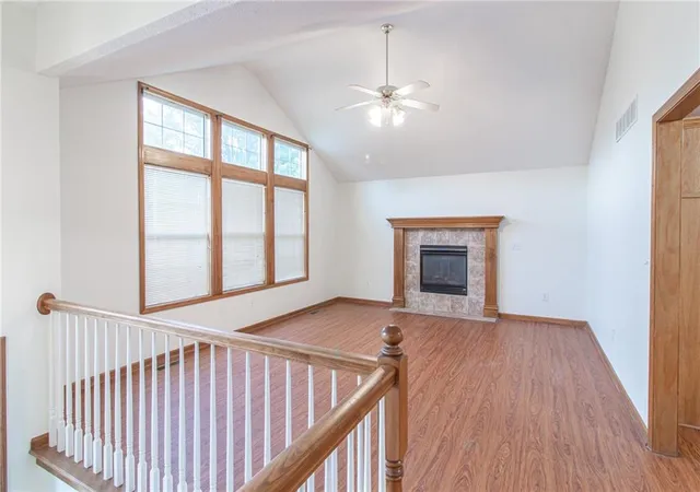 2nd image of 908 Se 14th St, Lee's Summit, MO 64081 | MLS# 2638255