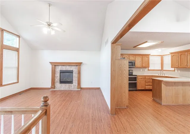 Photo 3 of Sale Pending at 908 Se 14th St, Lee's Summit, MO 64081 | MLS# 2638255 | Listing updated on 2026-08-27