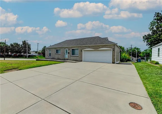 Photo 1 of Single family home for sale at 218 Sw Opal Dr, Lee's Summit, MO 64081 | MLS# 2638258 | Listing updated on 2026-08-27