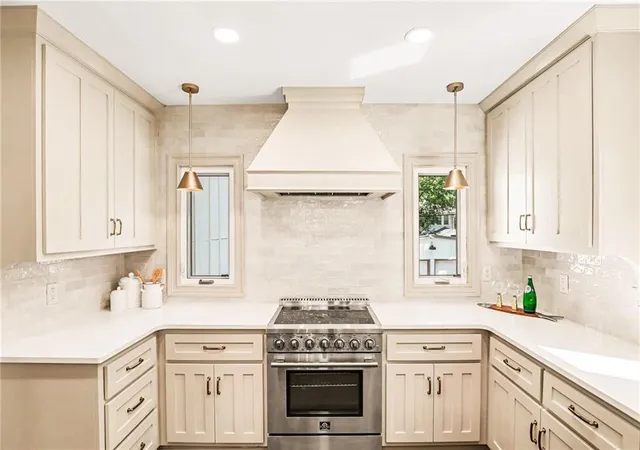 Photo 2 of Single family home for sale at 5605 Kenwood Ave, Kansas City, MO 64110 | MLS# 2638270 | Listing updated on 2026-09-17