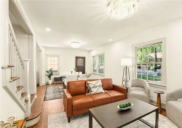 Photo 3 of Single family home for sale at 5605 Kenwood Ave, Kansas City, MO 64110 | MLS# 2638270 | Listing updated on 2026-09-17