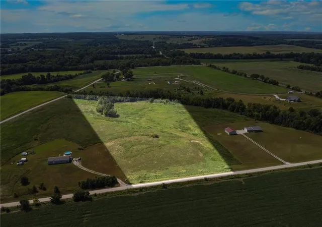 11th image of 4742 Douglas Ter, Lane, KS 66042 | MLS# 2638286