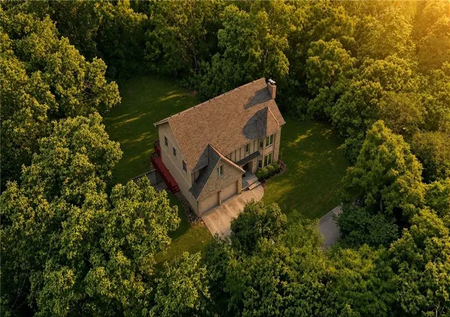 Photo 4 of Sale Pending at 4001 Ne 100Th St, Kansas City, MO 64156 | MLS# 2638292 | Listing updated on 2026-09-30