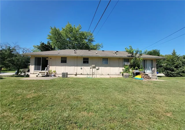 Photo 3 of Multi family home for sale at 205 Ne Westwind Dr, Lee's Summit, MO 64086 | MLS# 2638297 | Listing updated on 2026-08-31