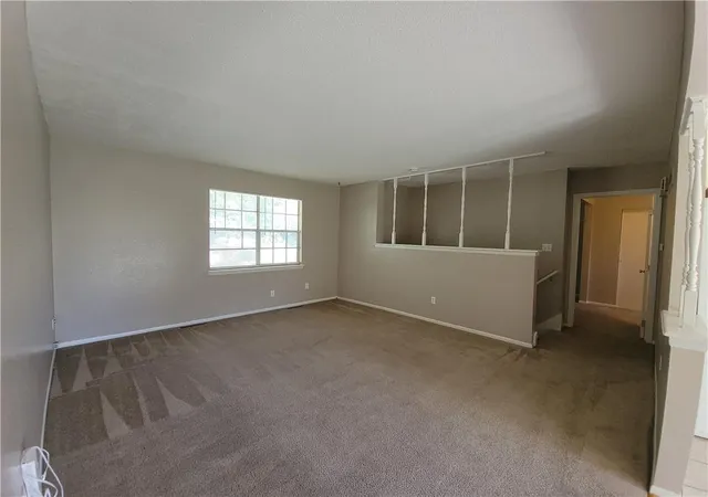 Photo 3 of House for sale at 205 Ne Westwind Dr, Lee's Summit, MO 64086 | MLS# 2638297 | Listing updated on 2026-08-31