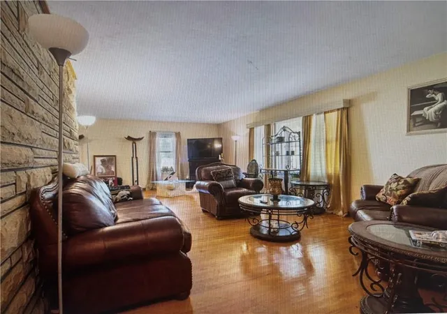 5th image of 9723 E 13Th St S, Independence, MO 64052 | MLS# 2638302