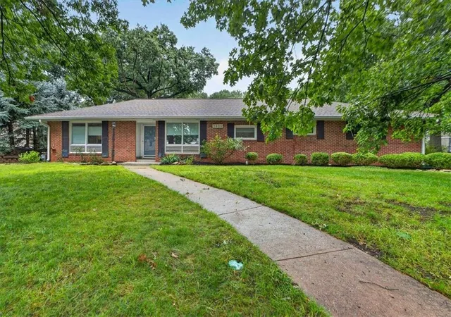 1st image of 2800 W 91st St, Leawood, KS 66206 | MLS# 2638303