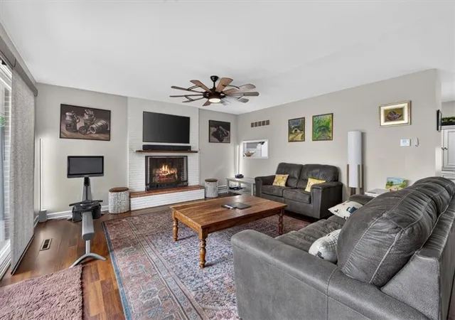 Photo 3 of Sale Pending at 2800 W 91St St, Leawood, KS 66206 | MLS# 2638303 | Listing updated on 2026-09-22