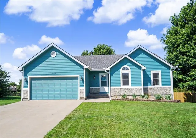 2nd image of 1003 Lisa Ct, Baldwin City, KS 66006 | MLS# 2638324