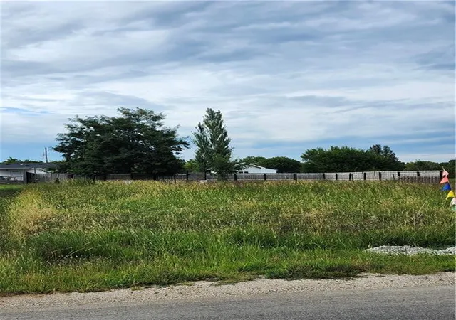 1st image of 145 S Linn Valley Dr, Linn Valley, KS 66040 | MLS# 2638334
