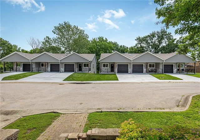 48th image of 5821 Hunter Ct, Raytown, MO 64133 | MLS# 2638343