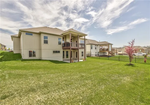 3rd image of 18908 Corbin St, Spring Hill, KS 66983 | MLS# 2638346