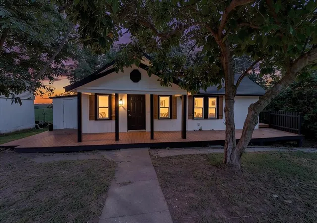 2nd image of 6212 Eugene Field Rd, Kansas City, MO 64119 | MLS# 2638348