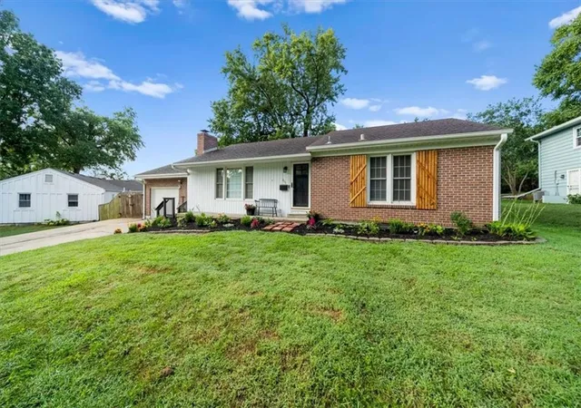 Photo 2 of Single family home for sale at 615 Rankin Rd, Independence, MO 64055 | MLS# 2638351 | Listing updated on 2026-09-01