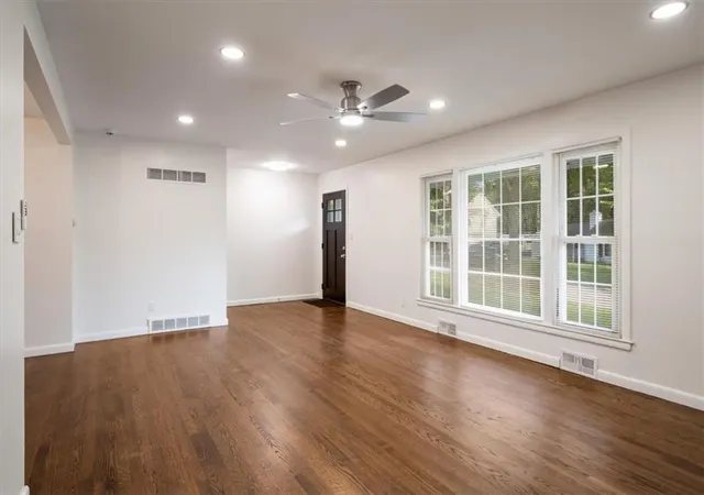 Photo 3 of Single family home for sale at 615 Rankin Rd, Independence, MO 64055 | MLS# 2638351 | Listing updated on 2026-09-01