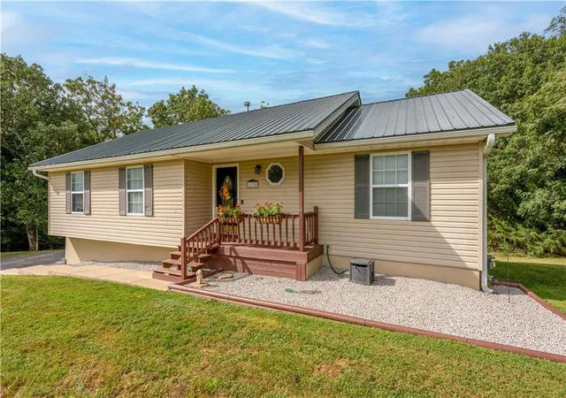 Photo 1 of Sale Pending at 615 Se 145th Rd, Warrensburg, MO 64093 | MLS# 2638357 | Listing updated on 2026-08-29