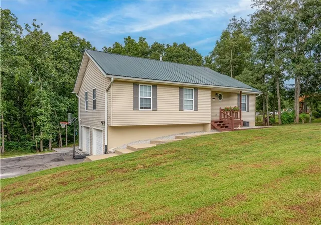 Photo 3 of Sale Pending at 615 Se 145Th Rd, Warrensburg, MO 64093 | MLS# 2638357 | Listing updated on 2026-08-29