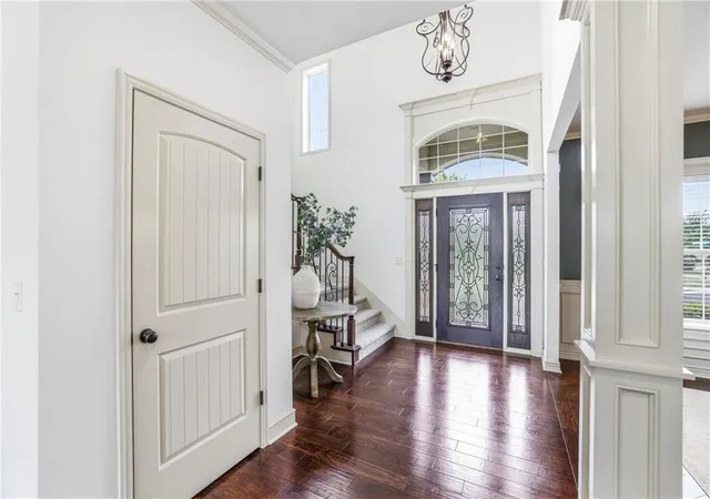 Photo 3 of Sale Pending at 10030 Warwick St, Lenexa, KS 66220 | MLS# 2638361 | Listing updated on 2026-09-07