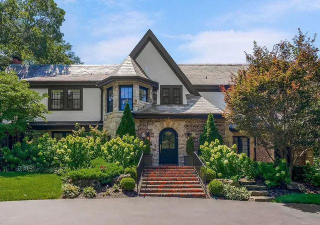 Photo 2 of Mansion for sale at 1235 W 57 Ter, Kansas City, MO 64113 | MLS# 2638366 | Listing updated on 2026-09-08