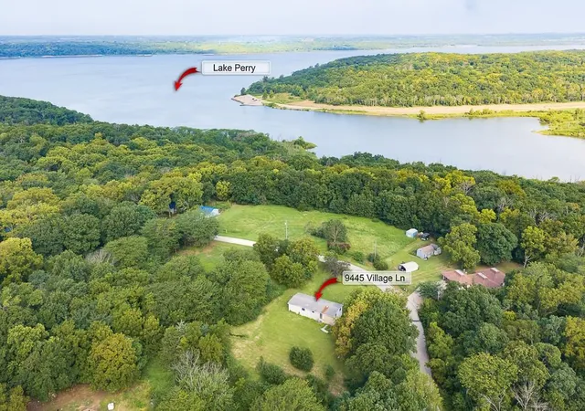 3rd image of 9445 Village Ln, Ozawkie, KS 66070 | MLS# 2638367